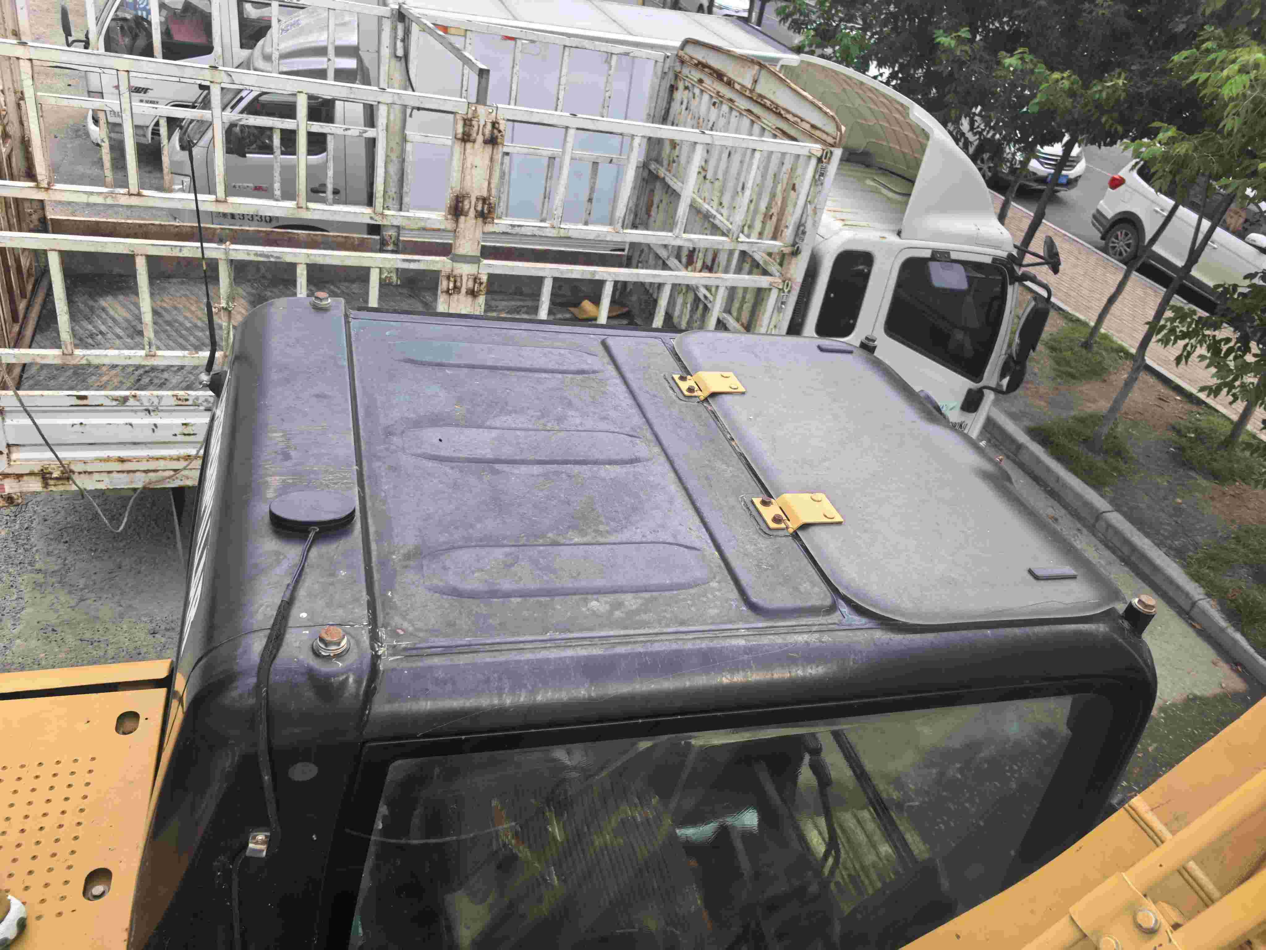 Buy Caterpillar 323D Used Excavator / 3 Buy Caterpillar 323D Used Excavator / 3