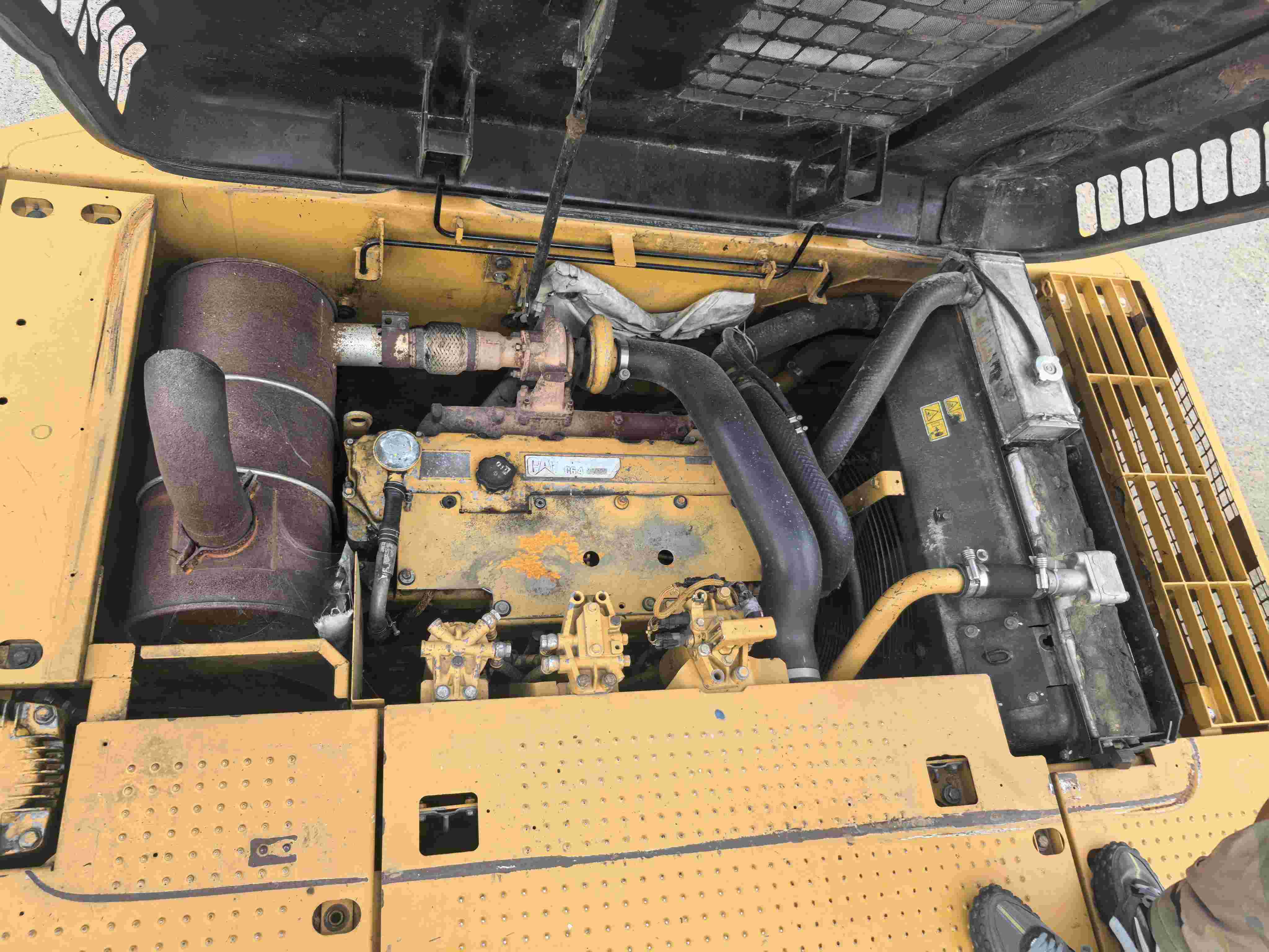 Buy Caterpillar 323D Used Excavator / 2 Buy Caterpillar 323D Used Excavator / 2