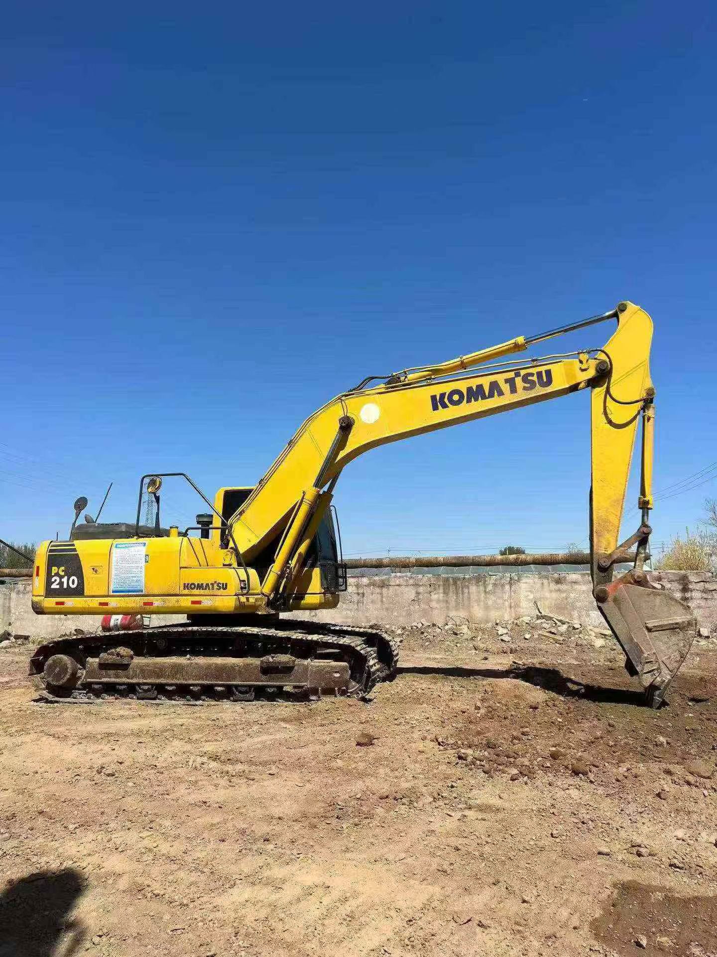 Buy Komatsu PC210-8 Used Excavator / 4 Buy Komatsu PC210-8 Used Excavator / 4