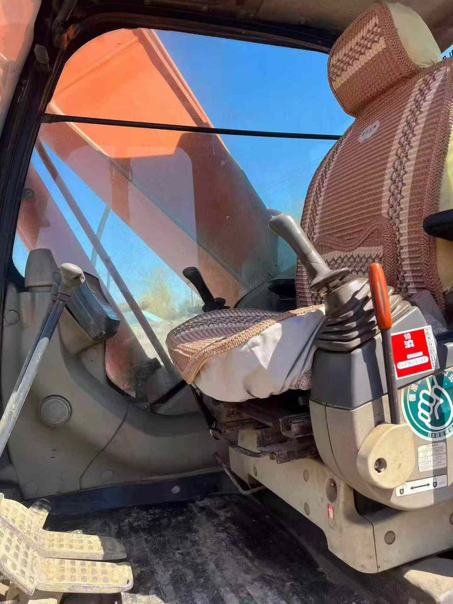 Buy Hitachi EX200-6 Used Excavator / 5 Buy Hitachi EX200-6 Used Excavator / 5