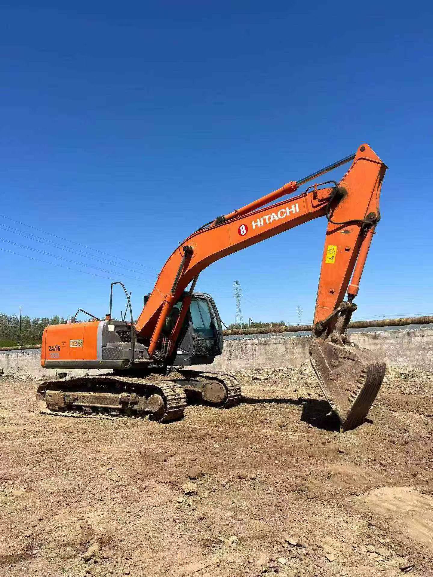 Buy Hitachi EX200-6 Used Excavator / 3 Buy Hitachi EX200-6 Used Excavator / 3