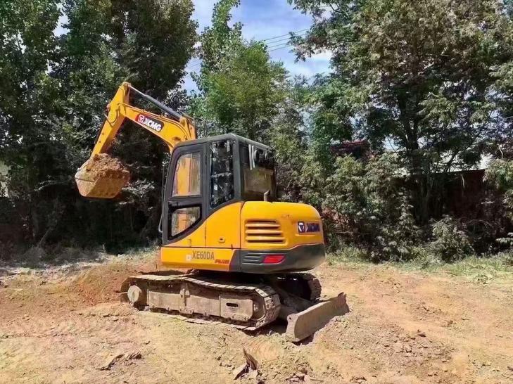 Buy XCMG XE60WA Used Excavator / 1
