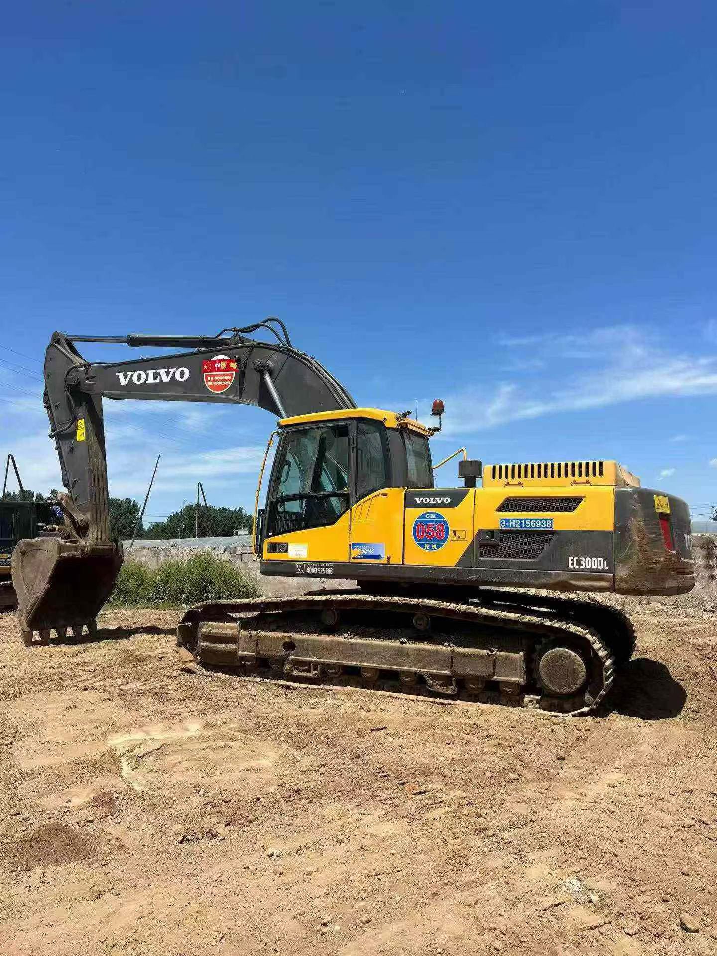 Buy Volvo EC300D Used Excavator / 1