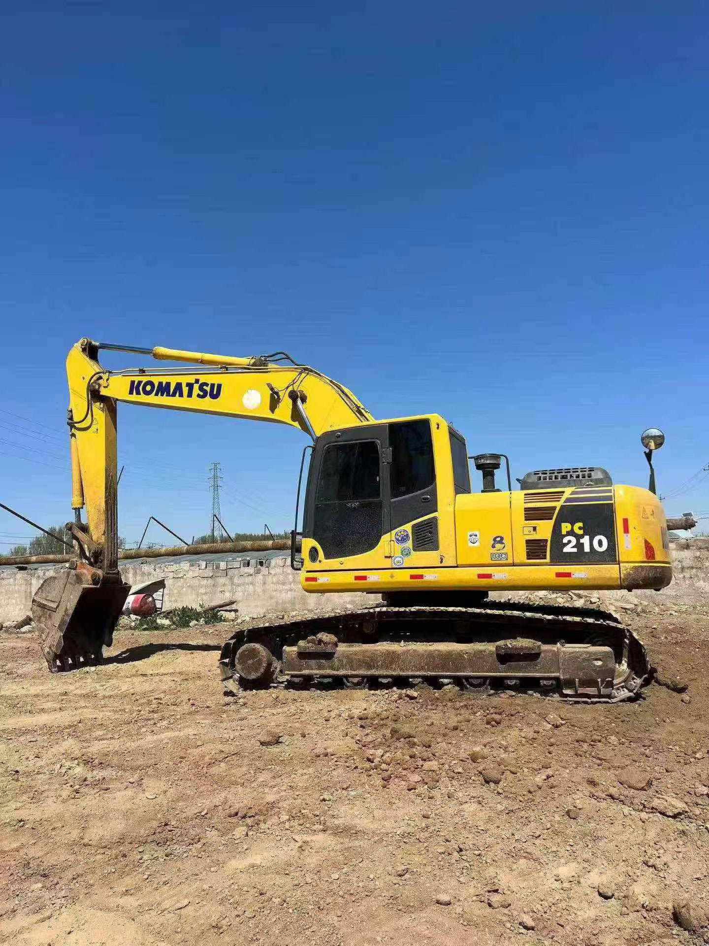 Buy Komatsu PC210-8 Used Excavator / 2 Buy Komatsu PC210-8 Used Excavator / 2