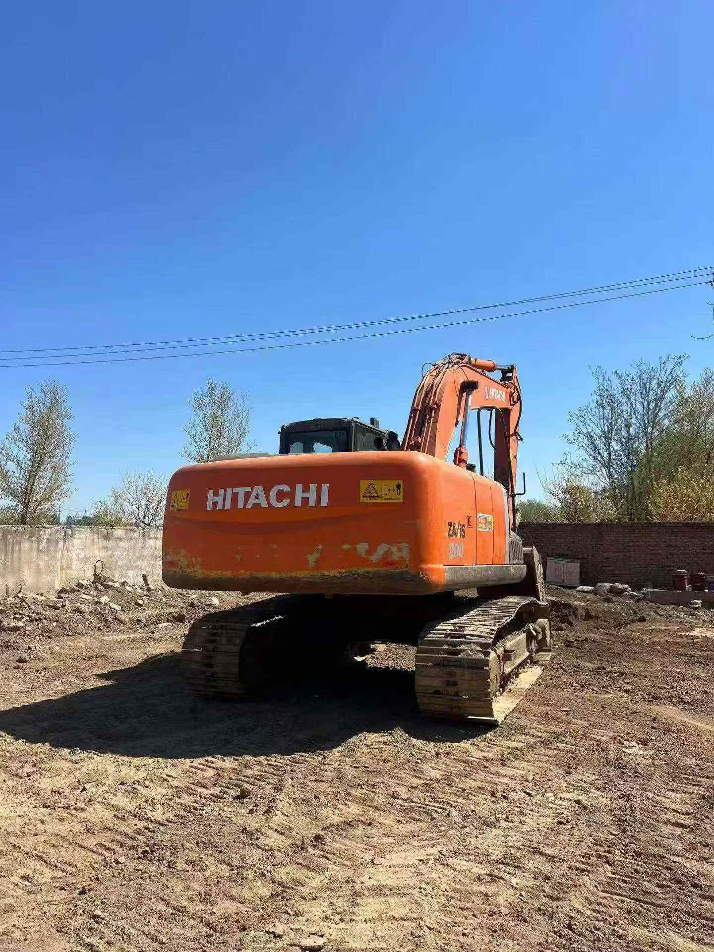 Buy Hitachi EX200-6 Used Excavator / 4 Buy Hitachi EX200-6 Used Excavator / 4