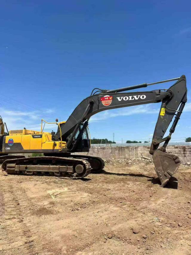 Buy Volvo EC300D Used Excavator / 4