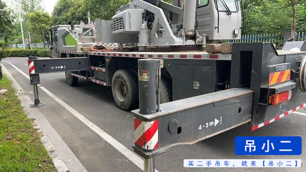شراء رافعة Zoomlion ZTC250A-1 مستعملة / 2