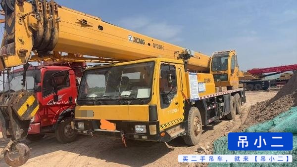 شراء رافعة XCMG 25K مستعملة / 3
