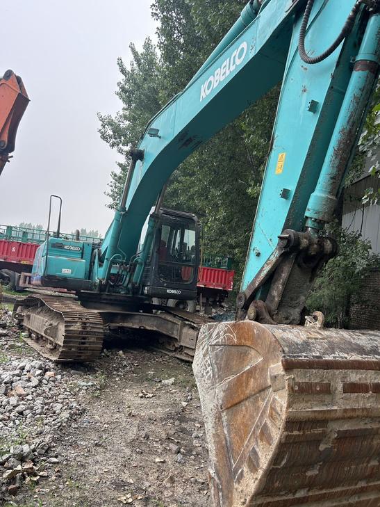 Buy Kobelco 250-8 Used Excavator / 1