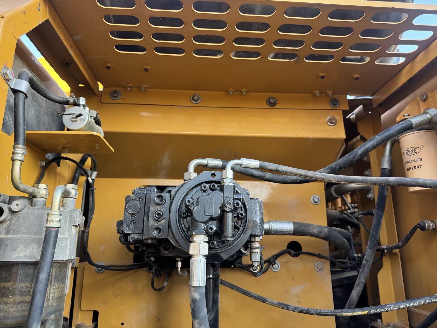 Buy Sany SY245H Used Excavator / 5 Buy Sany SY245H Used Excavator / 5
