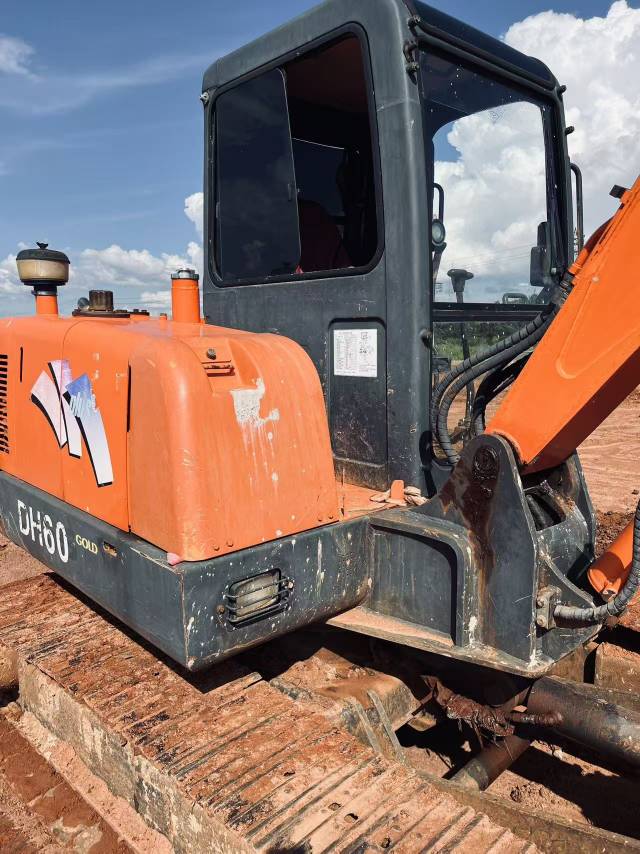 Buy Doosan 60-7 Used Excavator / 4 Buy Doosan 60-7 Used Excavator / 4