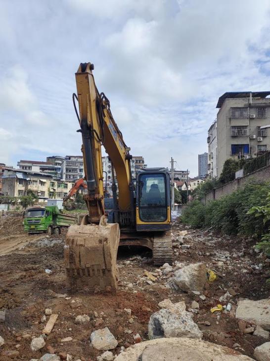Buy XCMG XE135D Used Excavator / 1