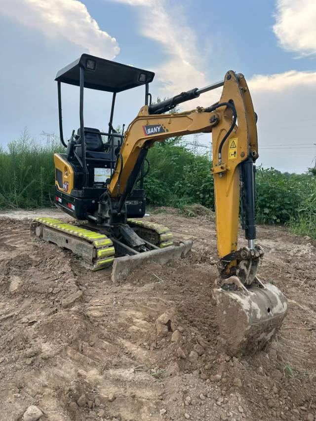Buy Sany SY16C Used Excavator / 3 Buy Sany SY16C Used Excavator / 3