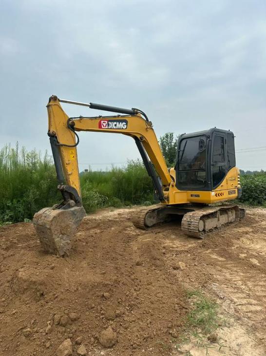 Buy XCMG XE60DA Used Excavator / 1