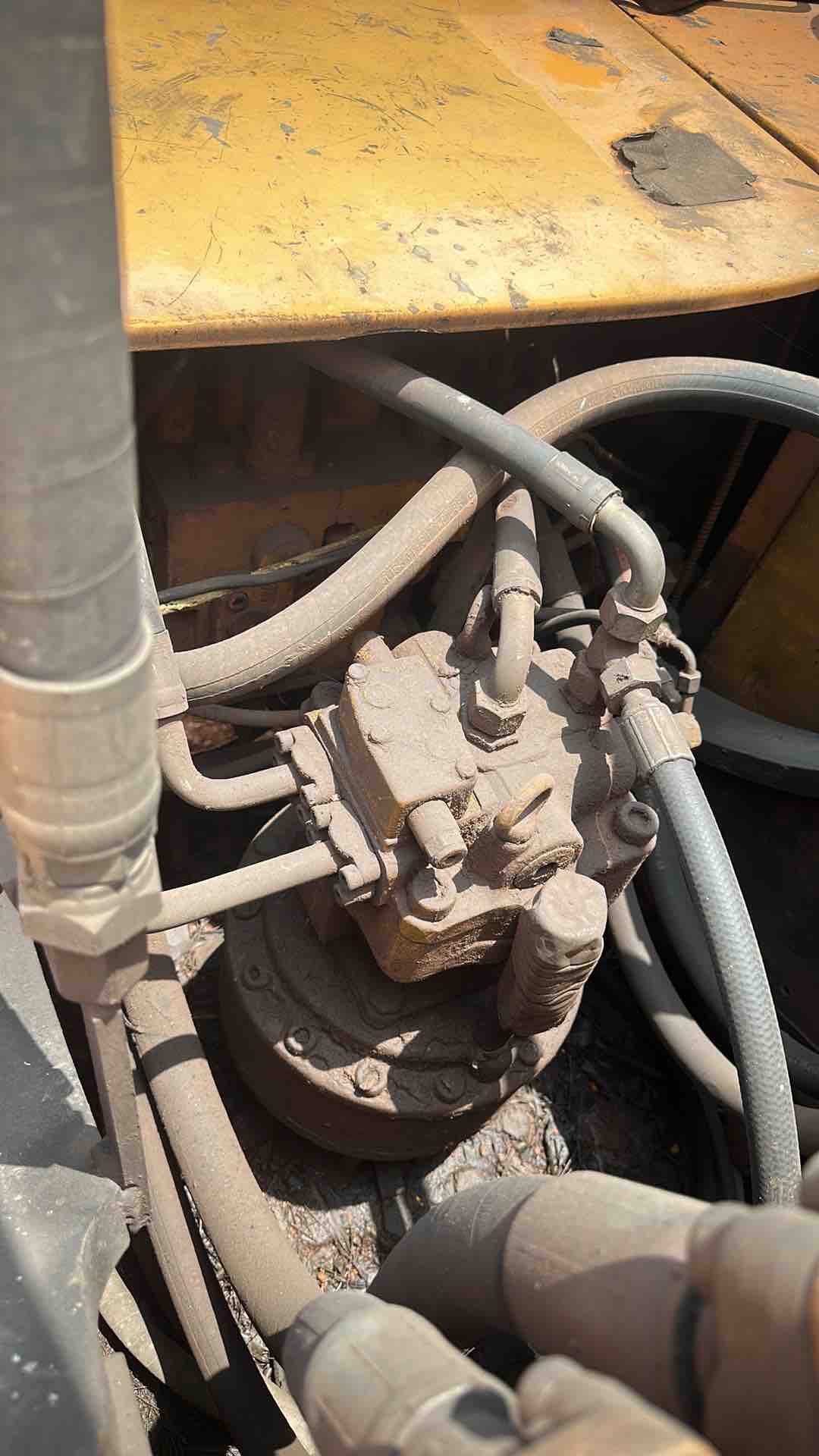 Buy Sany 215C-9 Used Excavator / 17 Buy Sany 215C-9 Used Excavator / 17