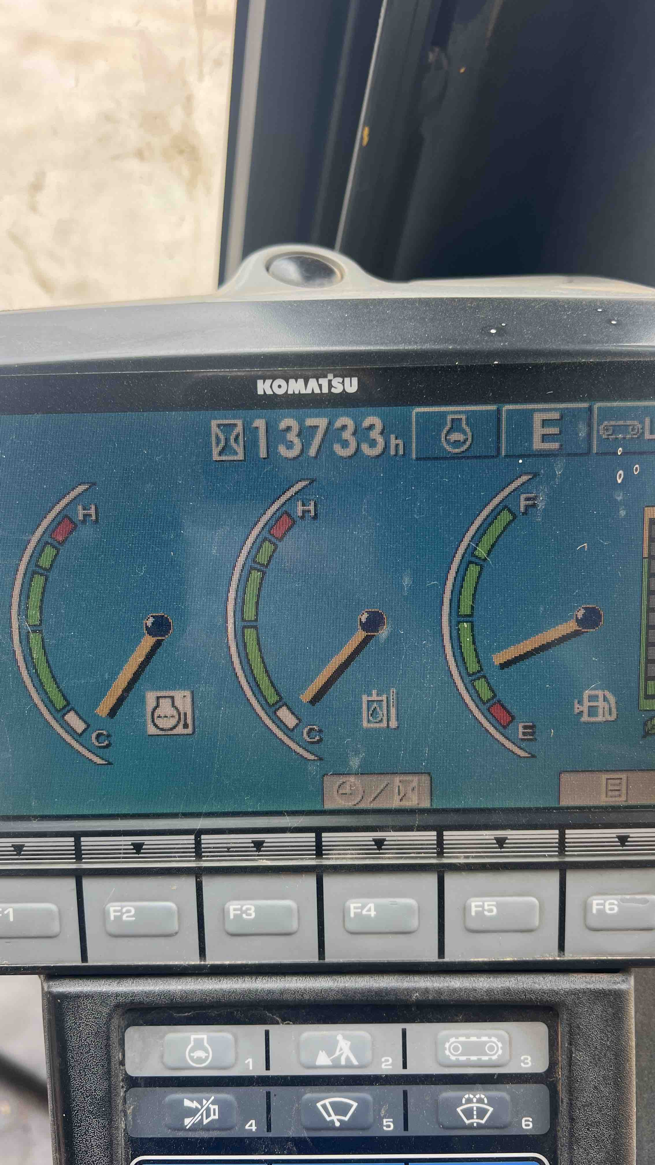 Buy Komatsu PC200-8N1 Used Excavator / 9