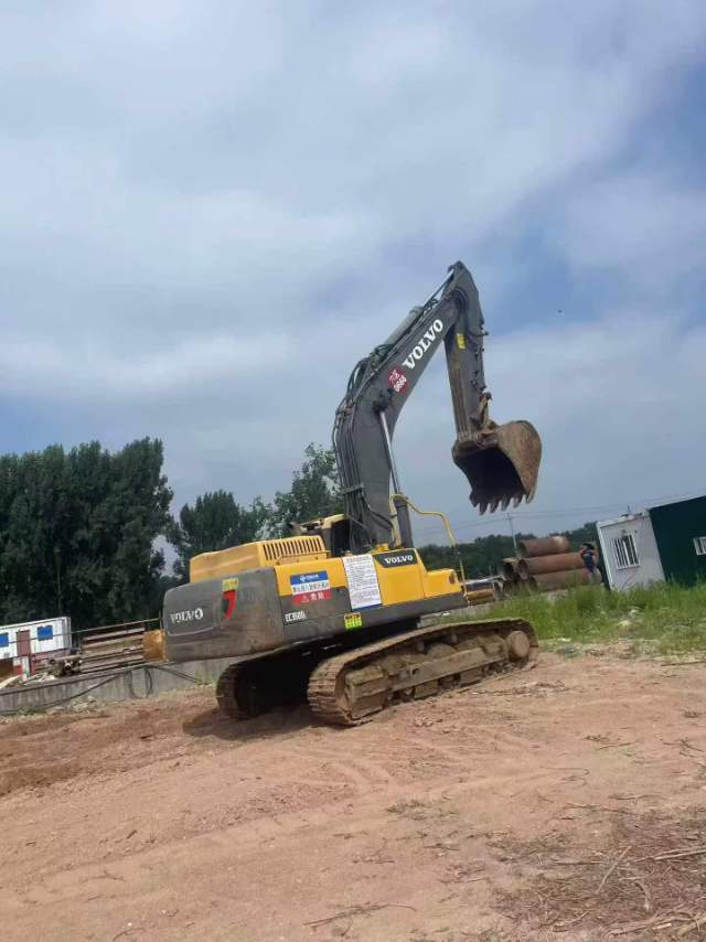 Buy Volvo EC350D Used Excavator / 3 Buy Volvo EC350D Used Excavator / 3