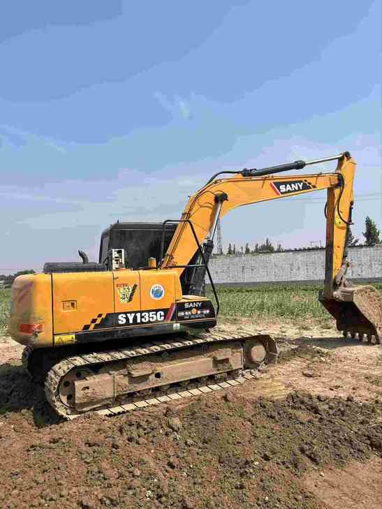 Buy Sany C135-10 Used Excavator / 1