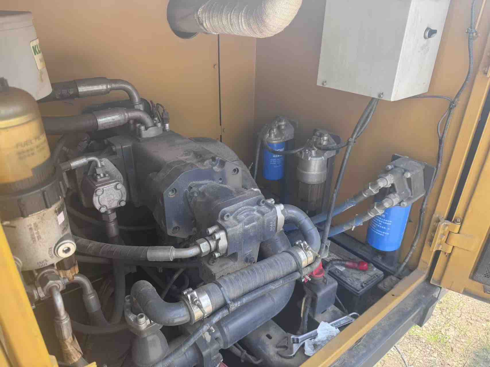 Buy XCMG XE200DA Used Excavator / 2 Buy XCMG XE200DA Used Excavator / 2