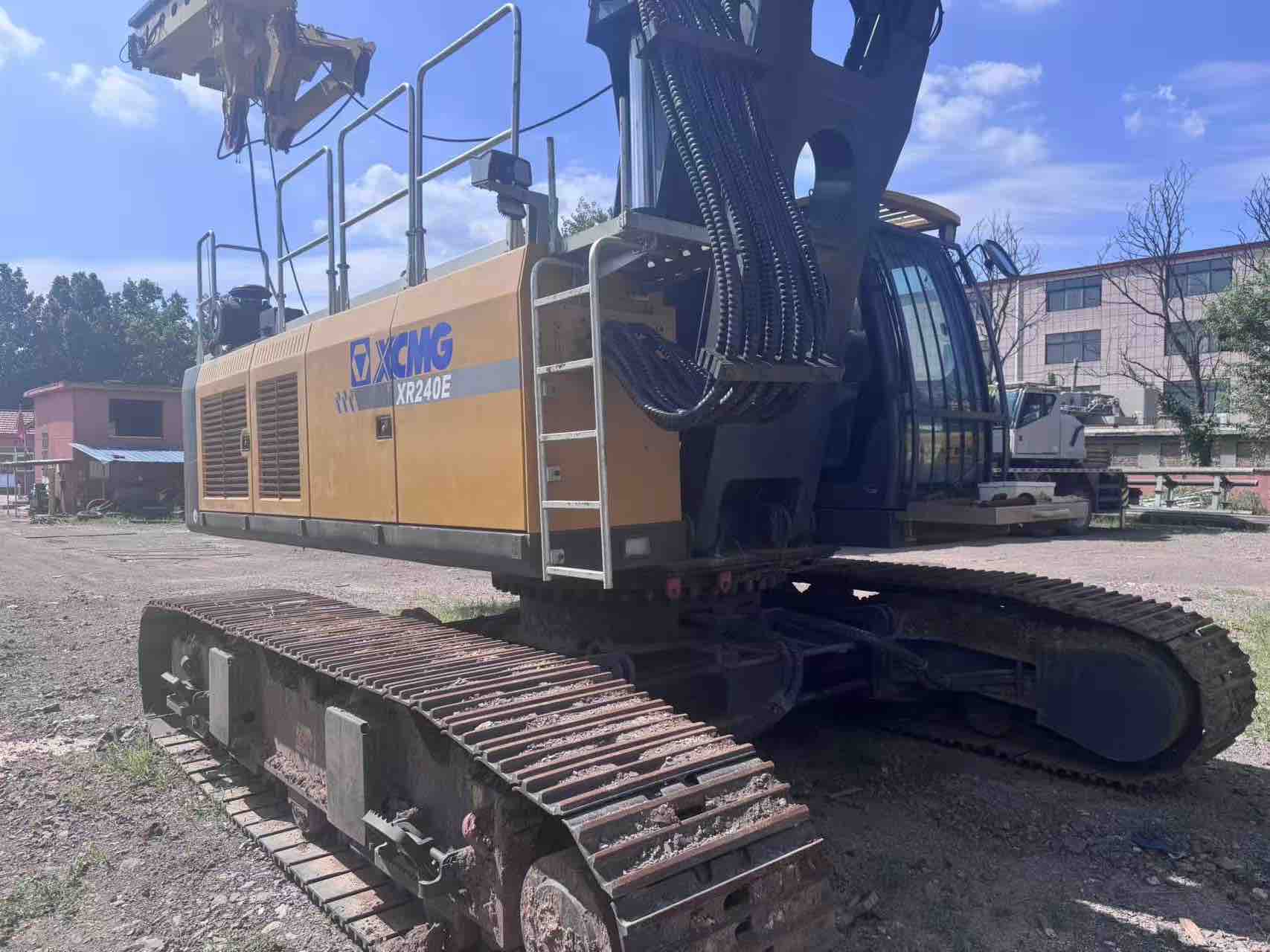 Buy XCMG XE200DA Used Excavator / 4 Buy XCMG XE200DA Used Excavator / 4
