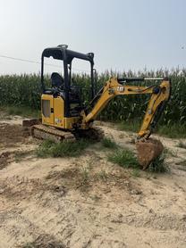 Buy Caterpillar 017 CR Used Excavator / 4 Buy Caterpillar 017 CR Used Excavator / 4