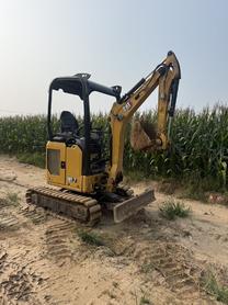 Buy Caterpillar 017 CR Used Excavator / 9 Buy Caterpillar 017 CR Used Excavator / 9