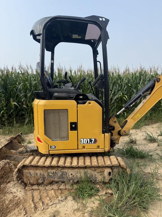 Buy Caterpillar 017 CR Used Excavator / 1