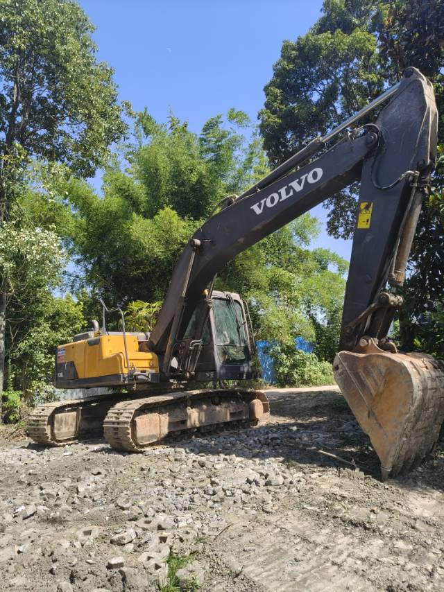 Buy Volvo EC210D Used Excavator / 3