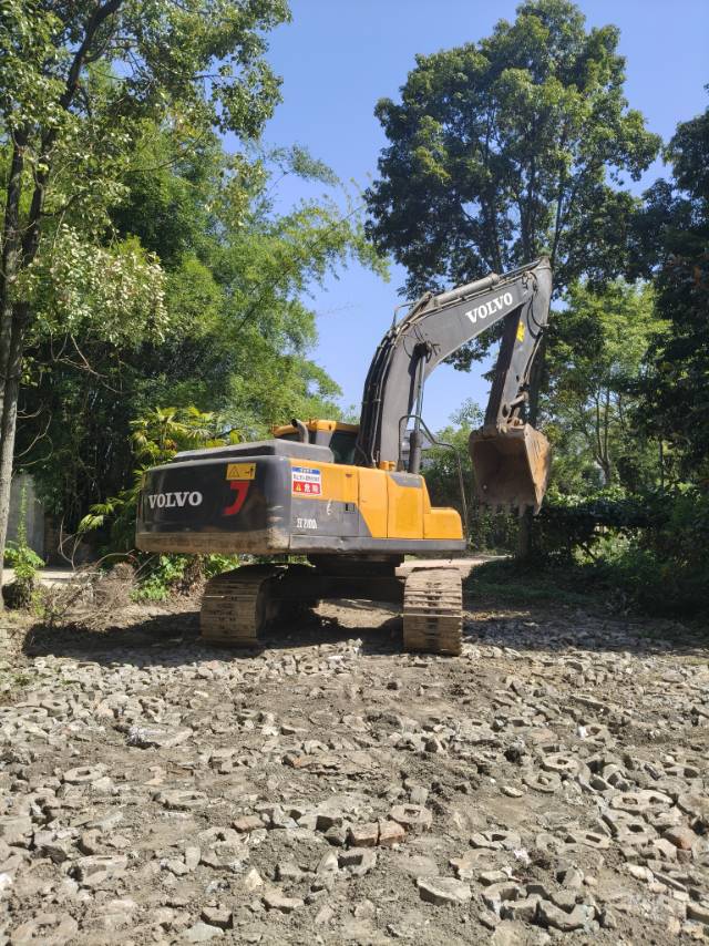 Buy Volvo EC210D Used Excavator / 4