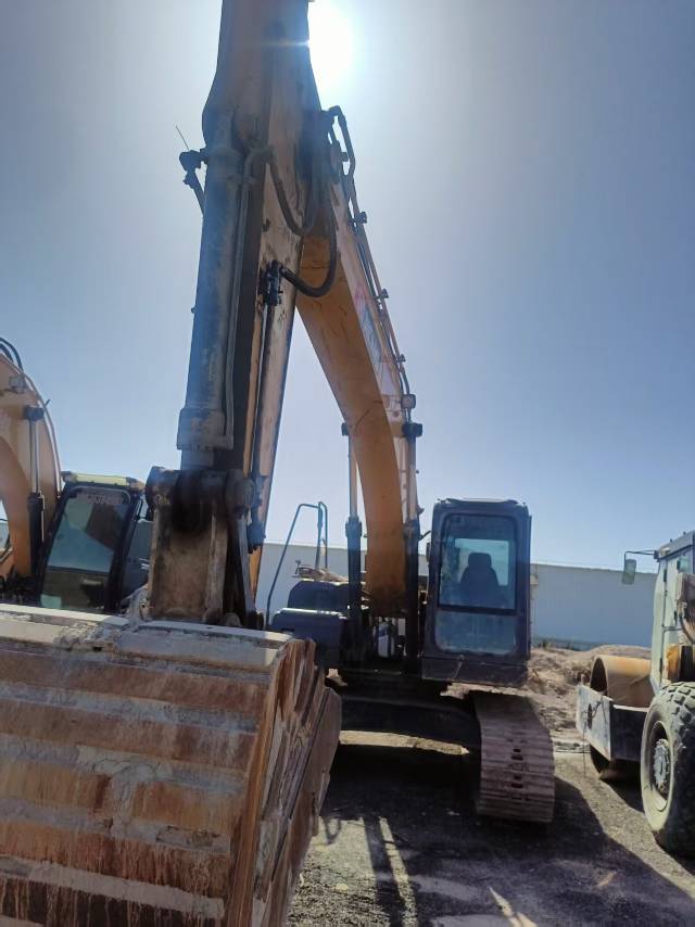 Buy XCMG XE215DA Used Excavator / 2