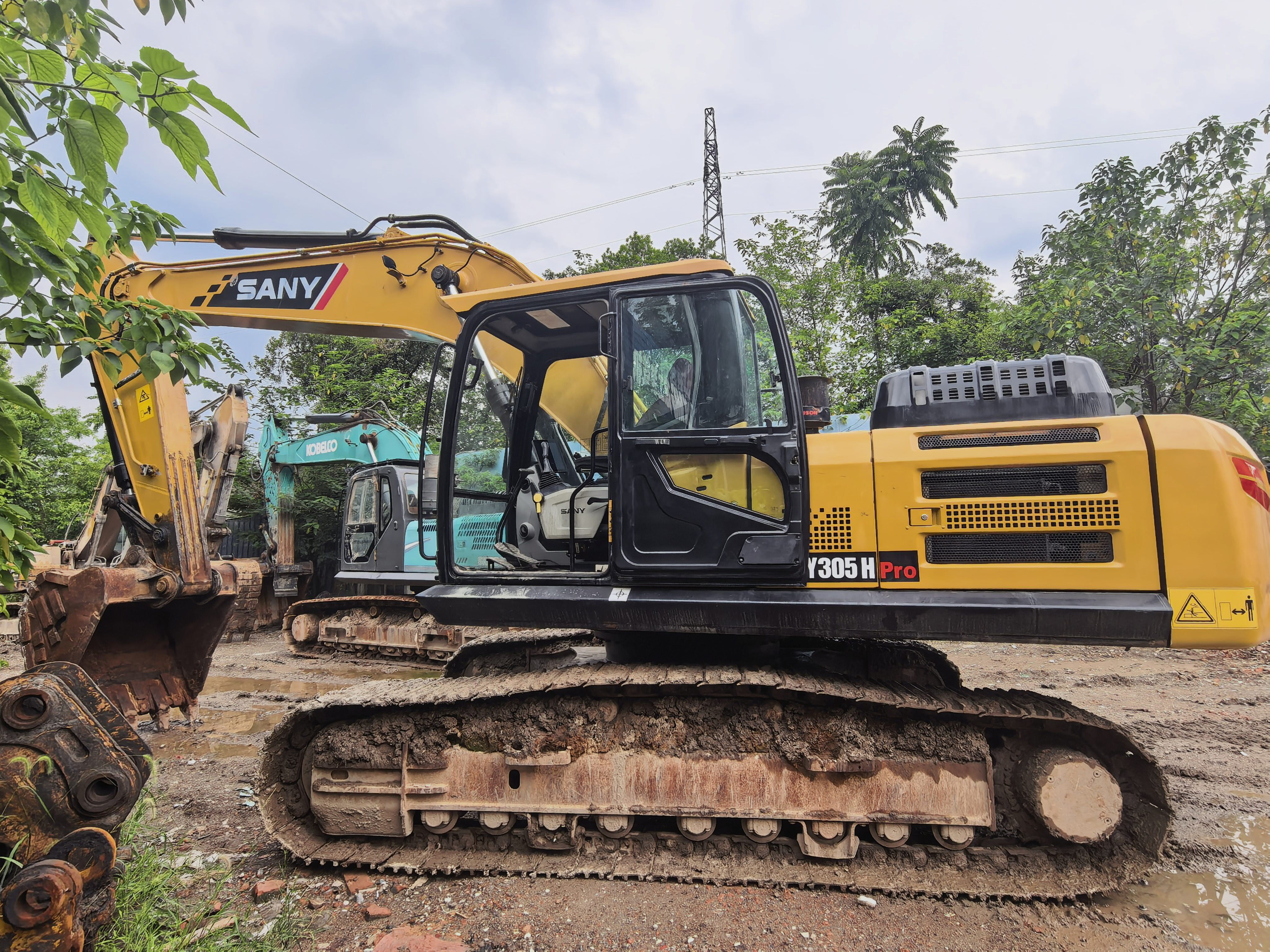 Buy Sany SY245H Used Excavator / 2