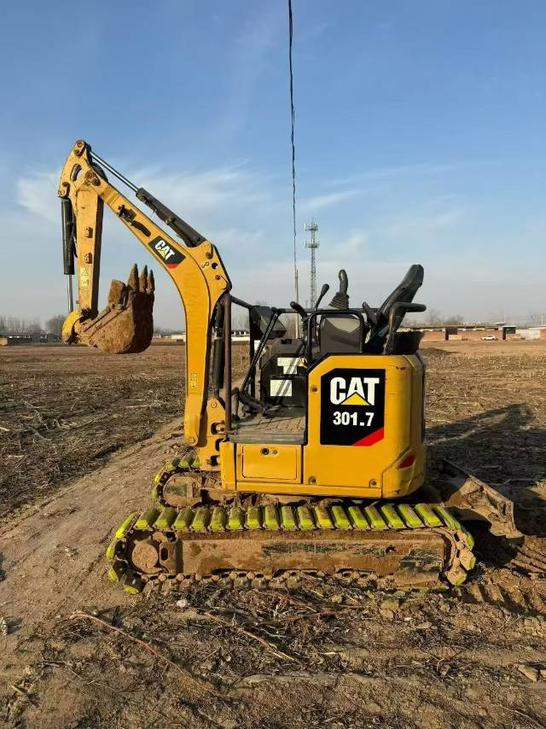 Buy Caterpillar 301.5CR Used Excavator / 1