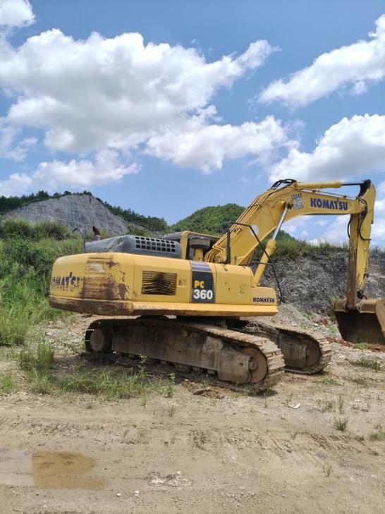 Buy Komatsu PC360-8M0 Used Excavator / 1