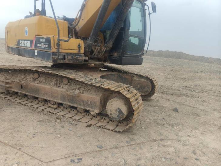 Buy Sany 215 Used Excavator / 1