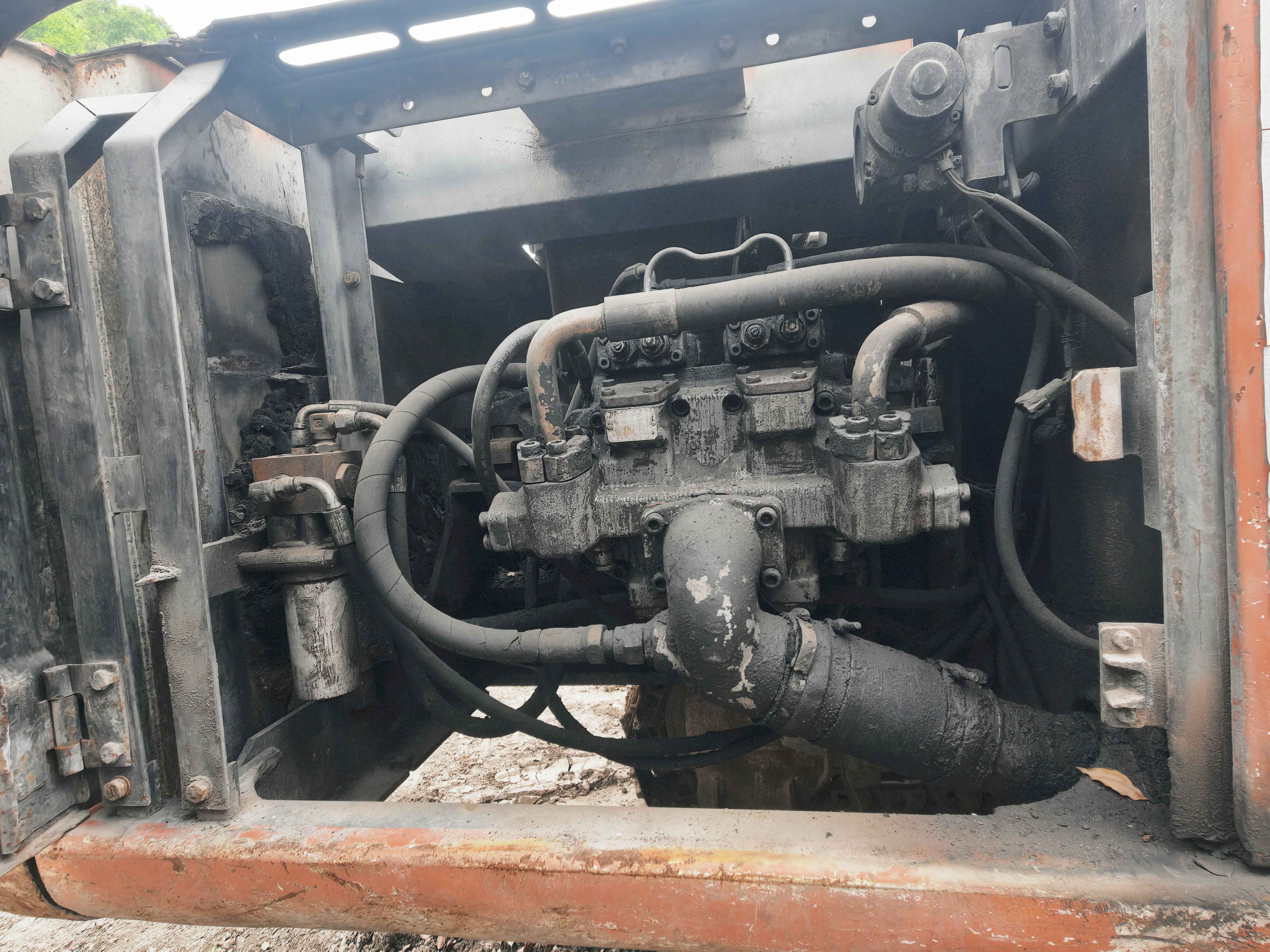 Buy Hitachi EX200-6 Used Excavator / 8 Buy Hitachi EX200-6 Used Excavator / 8