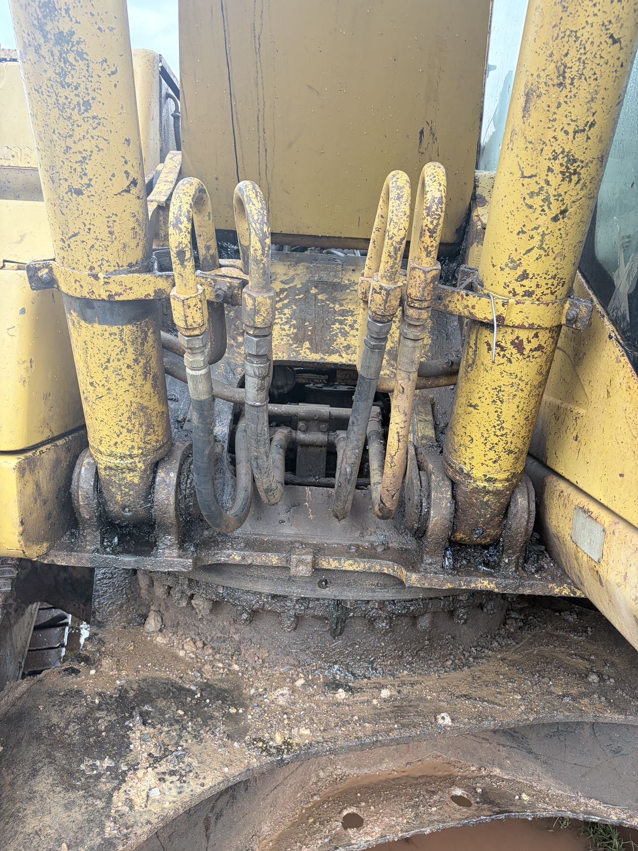 Buy Caterpillar 320C Used Excavator / 3