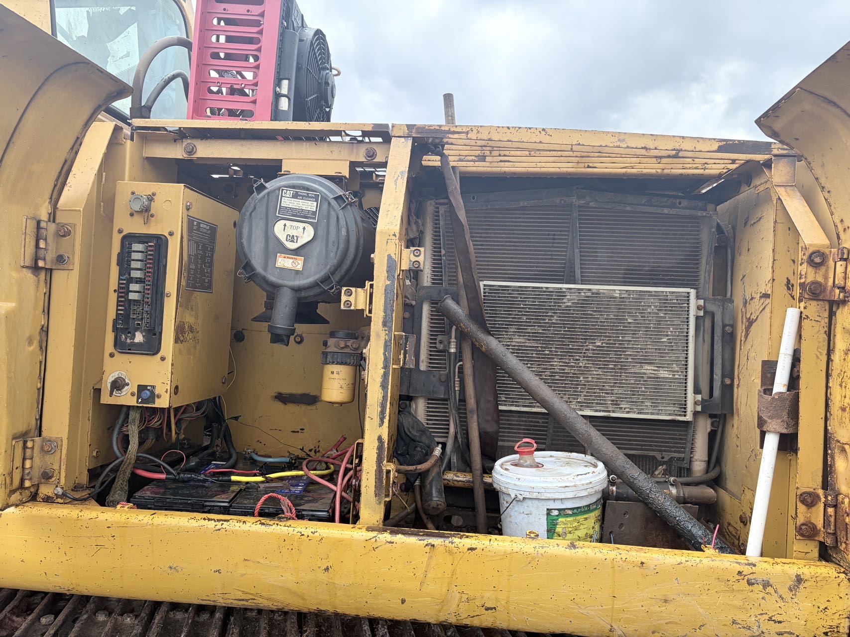 Buy Caterpillar 320C Used Excavator / 8