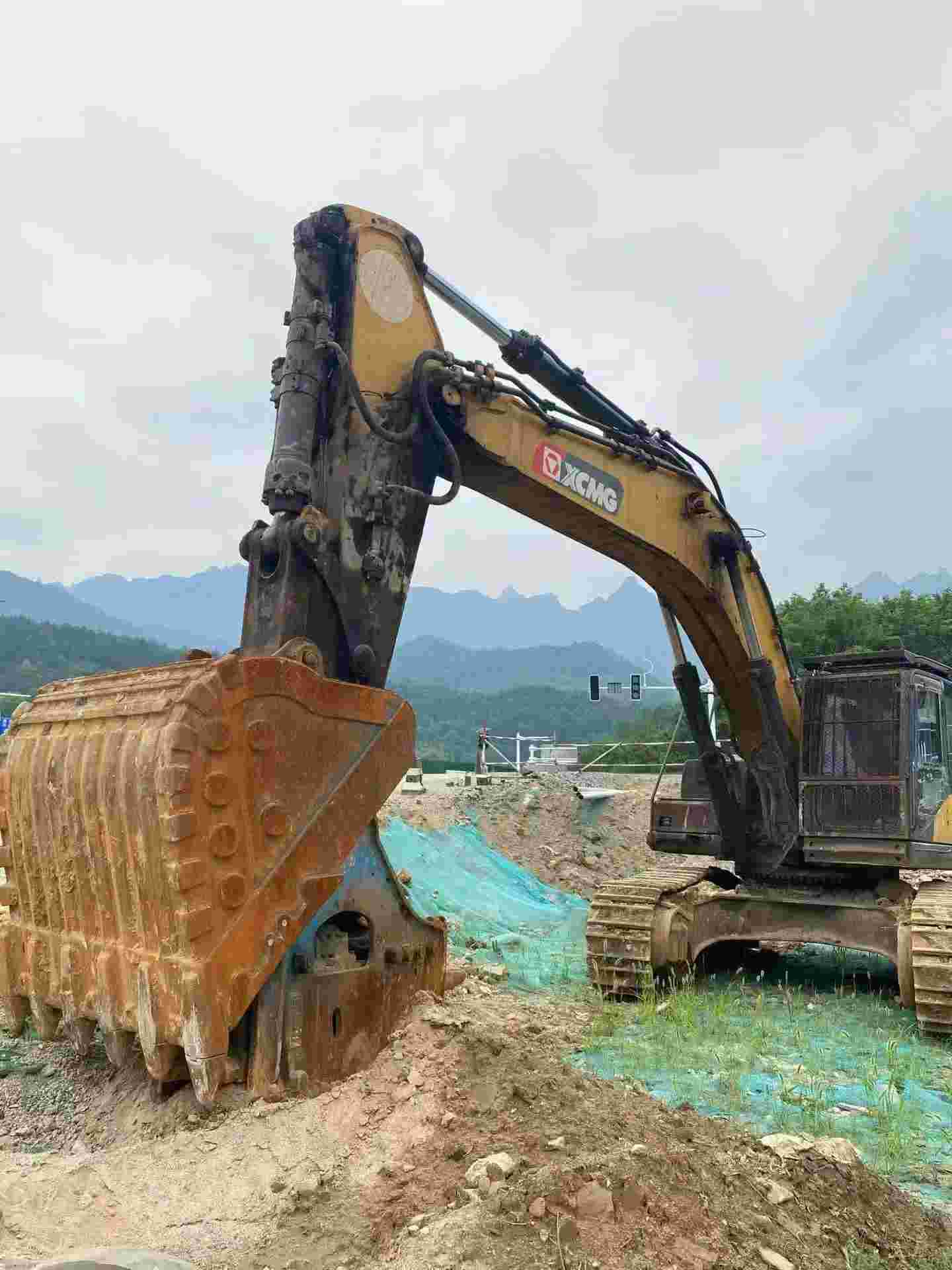 Buy XCMG XE550DK MAX Used Excavator / 8