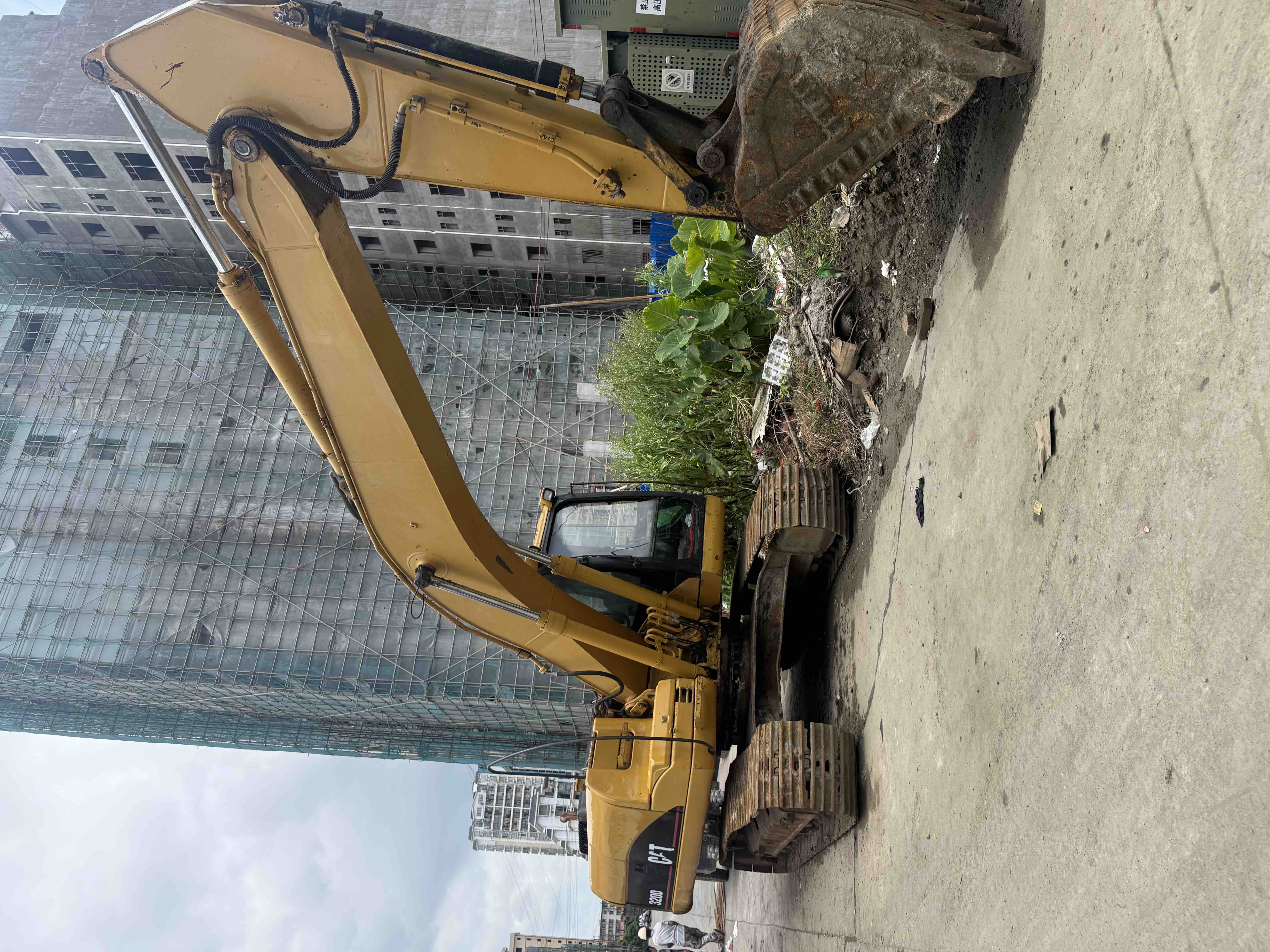 Buy Caterpillar 320C Used Excavator / 16