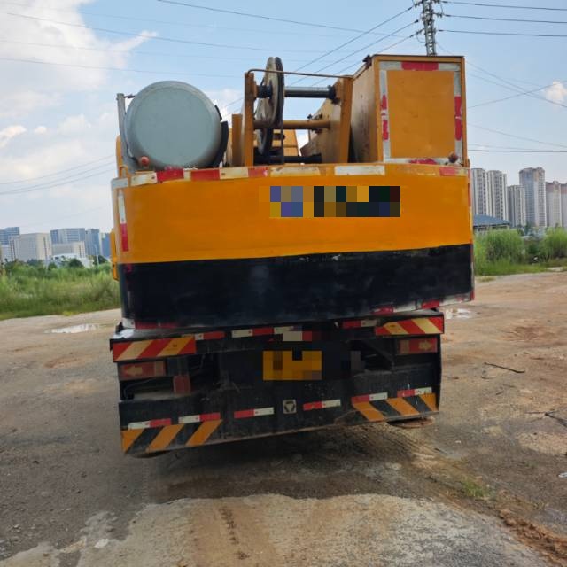 Buy XCMG QY20B Used Crane / 2