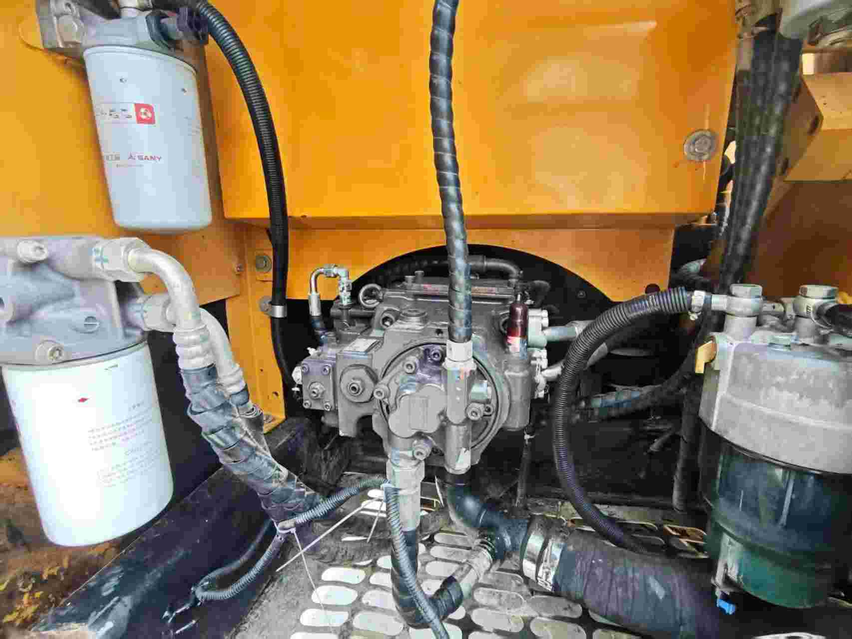 Buy Sany C135-10 Used Excavator / 4