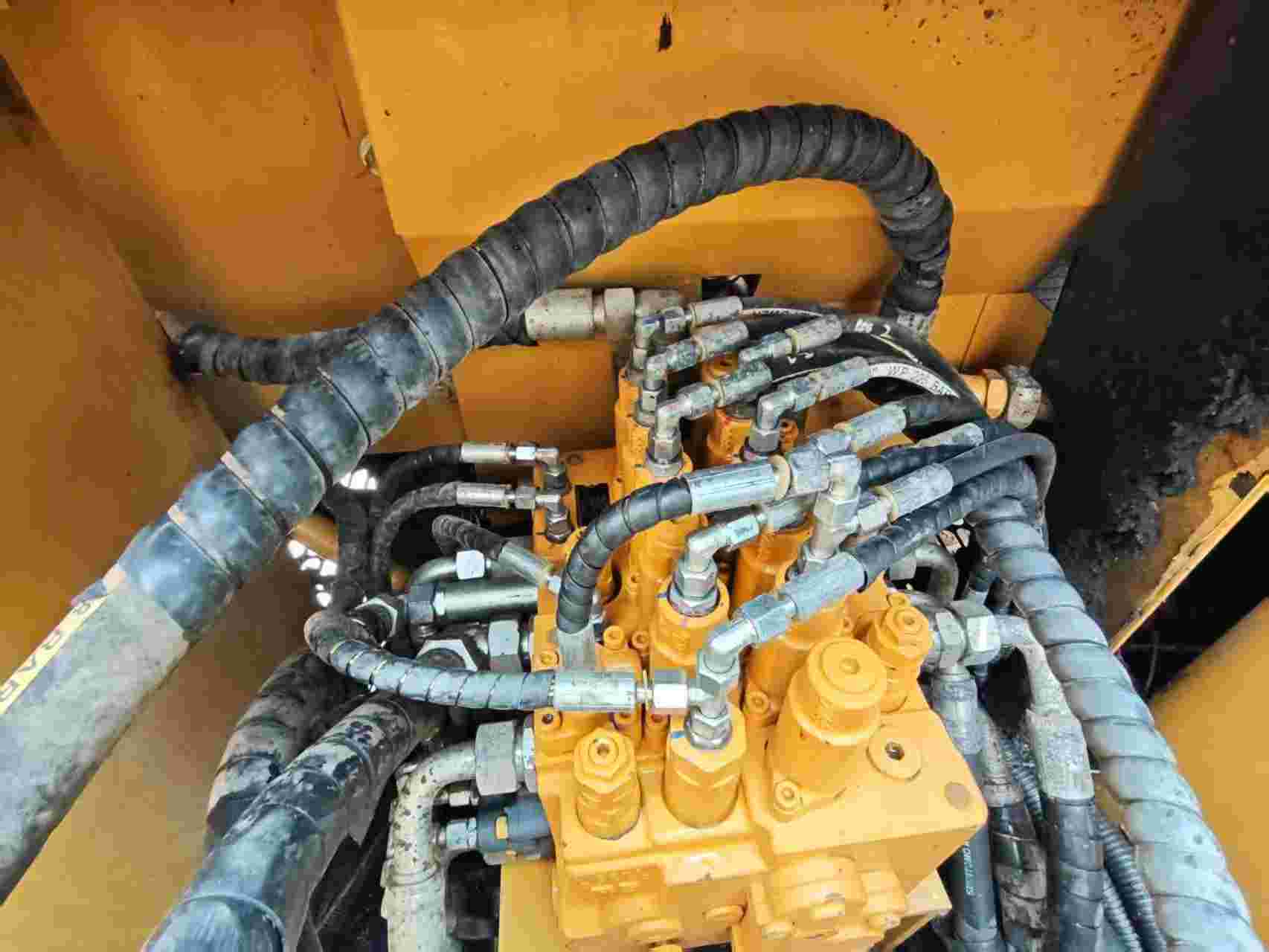 Buy Sany C135-10 Used Excavator / 8