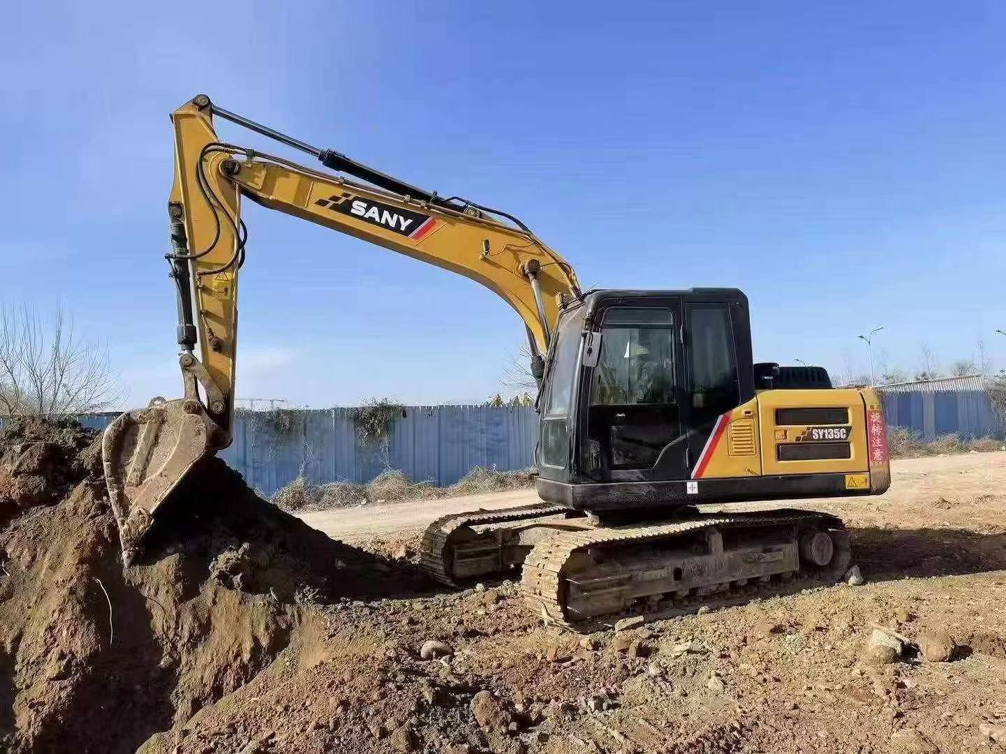 Buy Sany C135-10 Used Excavator / 2