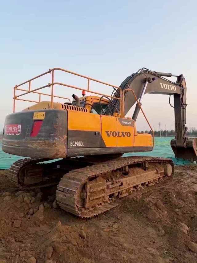 Buy Volvo EC290 Used Excavator / 3