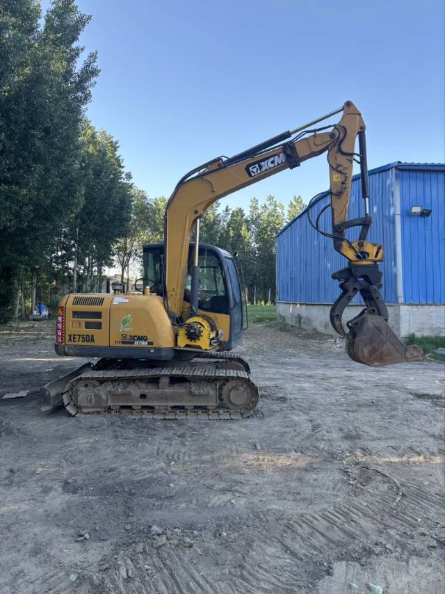 Buy XCMG XE75DA PLUS Used Excavator / 1