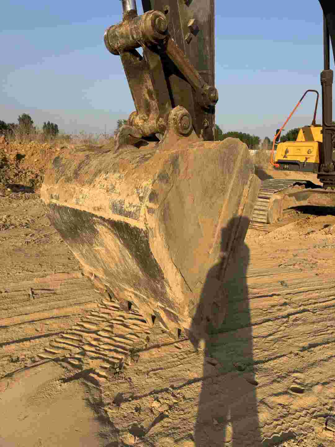 Buy Volvo 240BLC Used Excavator / 5