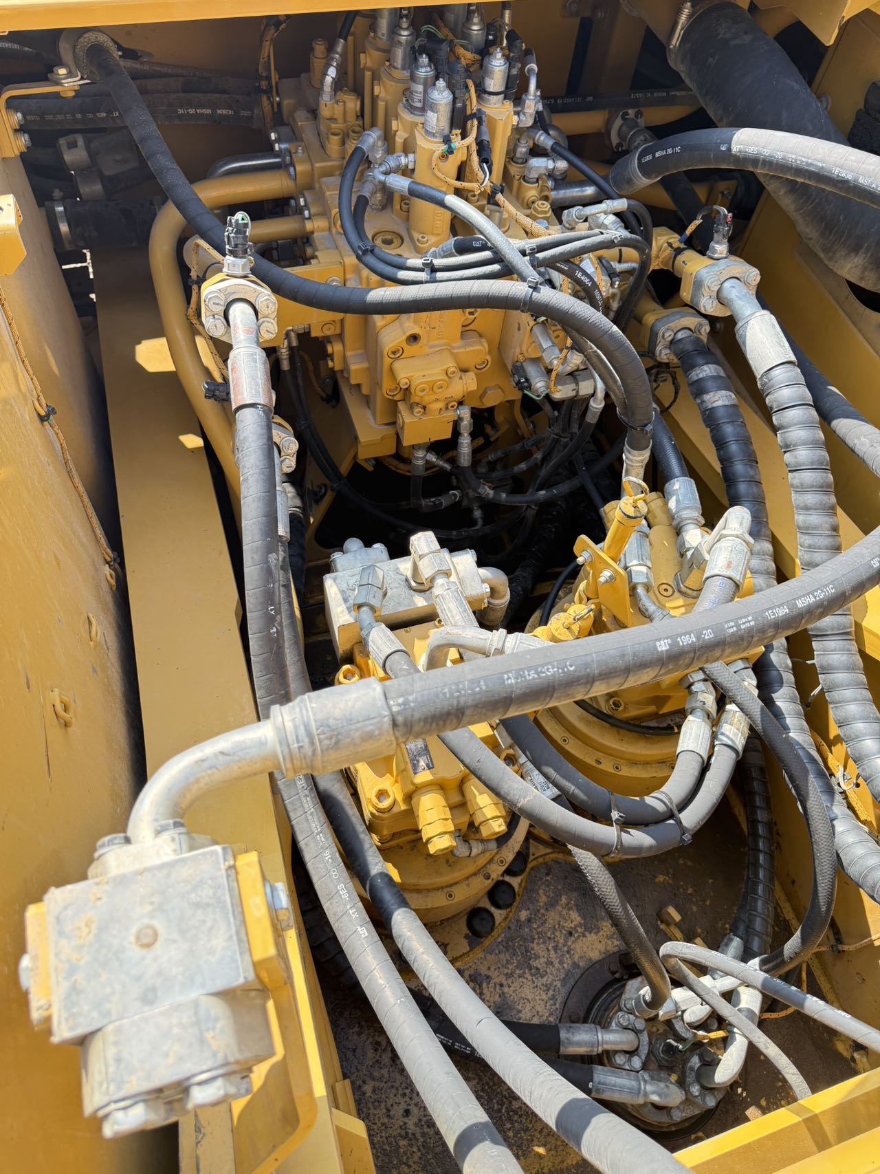 Buy Caterpillar 350 Used Excavator / 6