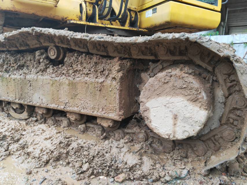 Buy Komatsu PC200-8N1 Used Excavator / 9