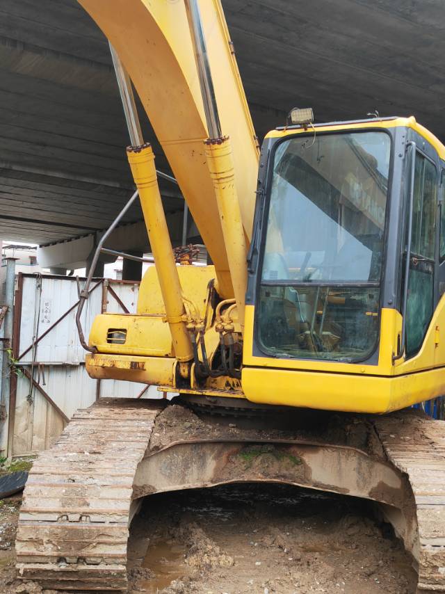 Buy Komatsu PC200-8N1 Used Excavator / 2
