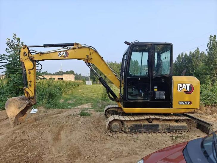 Buy Caterpillar 305.5E2 Used Excavator / 1